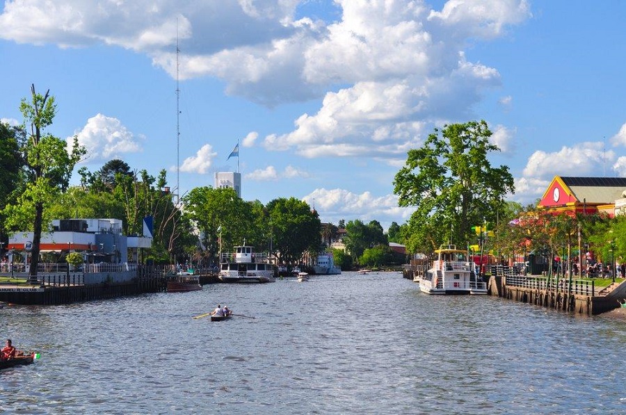 Tigre River in Tigre City, Buenos Aires Tigre River in Tigre City, Buenos Aires